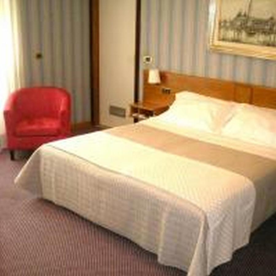 Hotel De La Ville Central 拉蒂纳 外观 照片