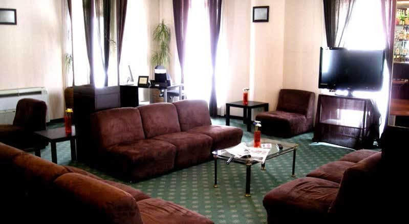Hotel De La Ville Central 拉蒂纳 外观 照片